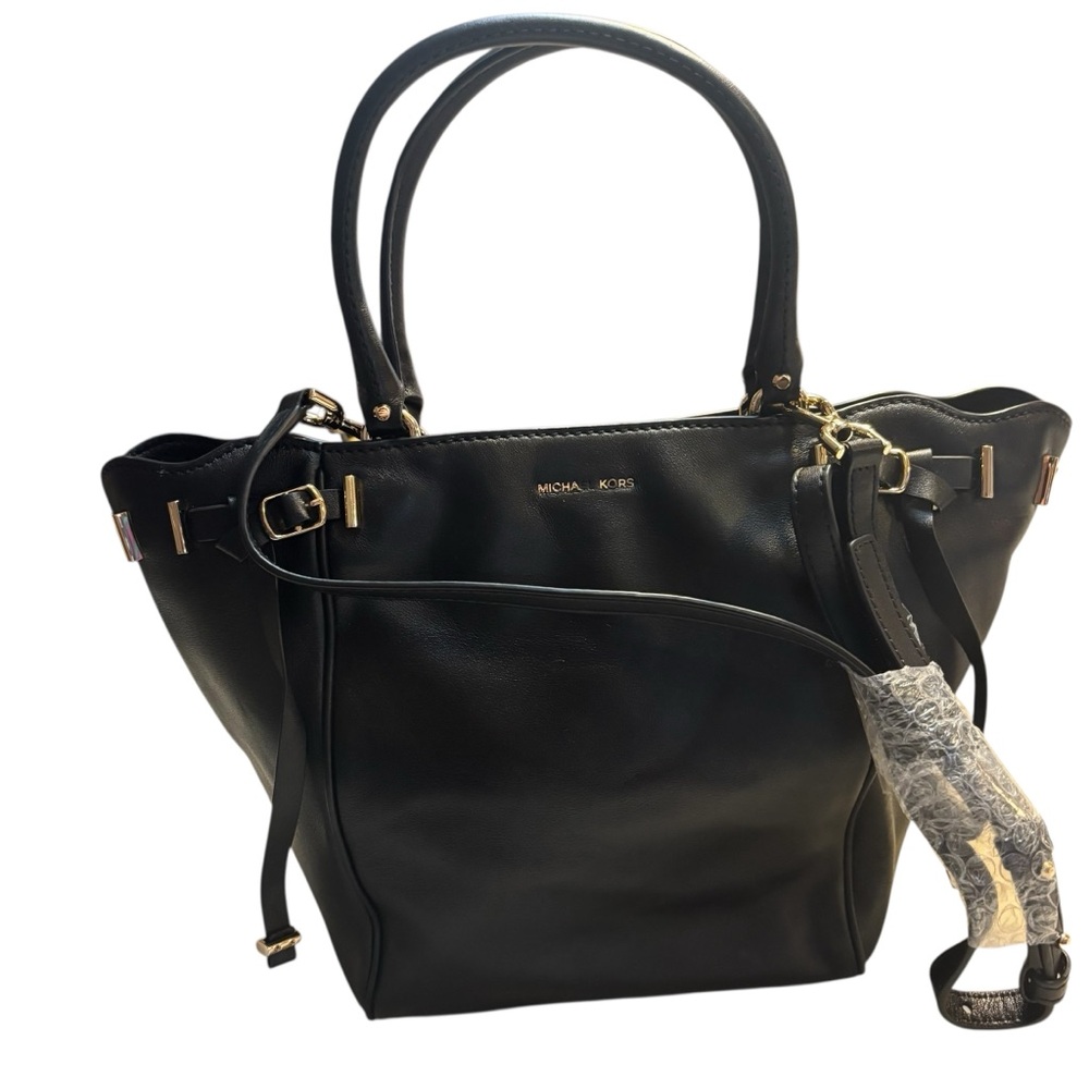 NWT Michael Kors Amelia Tote Black Luxe Leather Medium Top-Zip Crossbody FLAWED